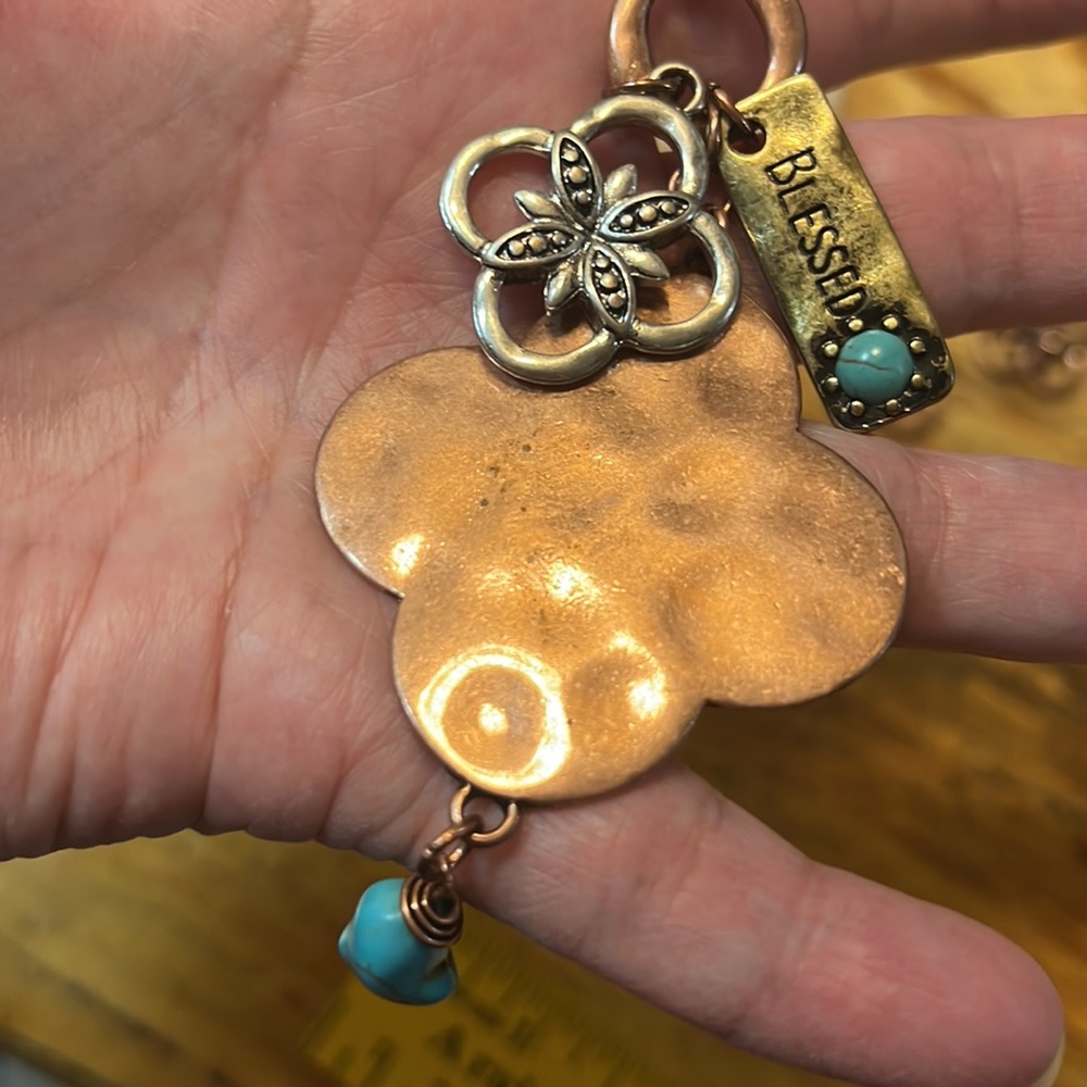 Copper faith-based earrings and necklace set - Picture 4 of 5